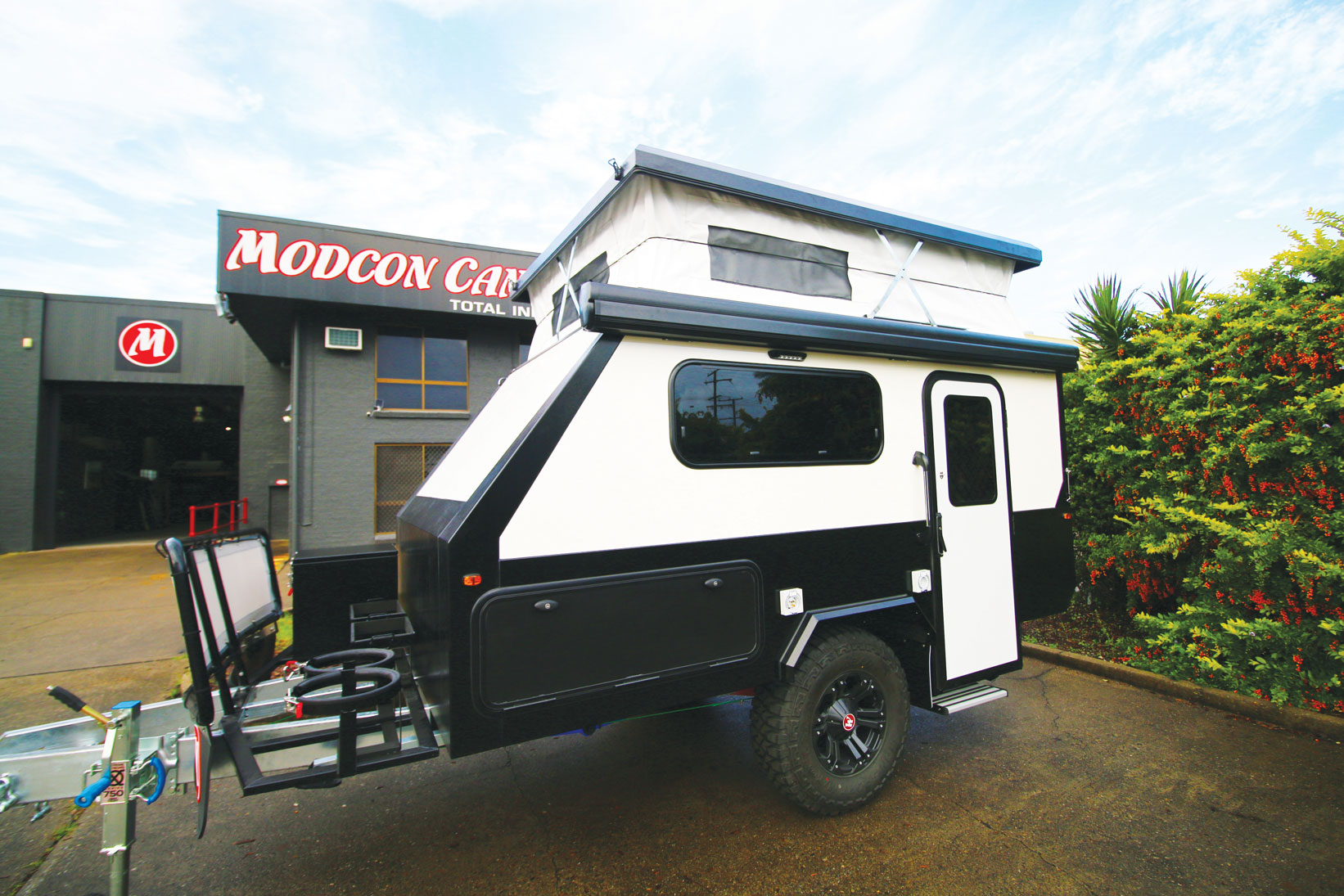 Modcon RV C2 pop top roof open